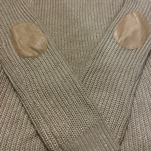 Gold metallic sweater with elbow pads - Picture 4 of 5